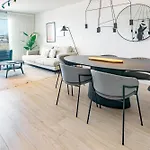 Jg51B - 3 Bedroom Flat With Gym & Rooftop Pool