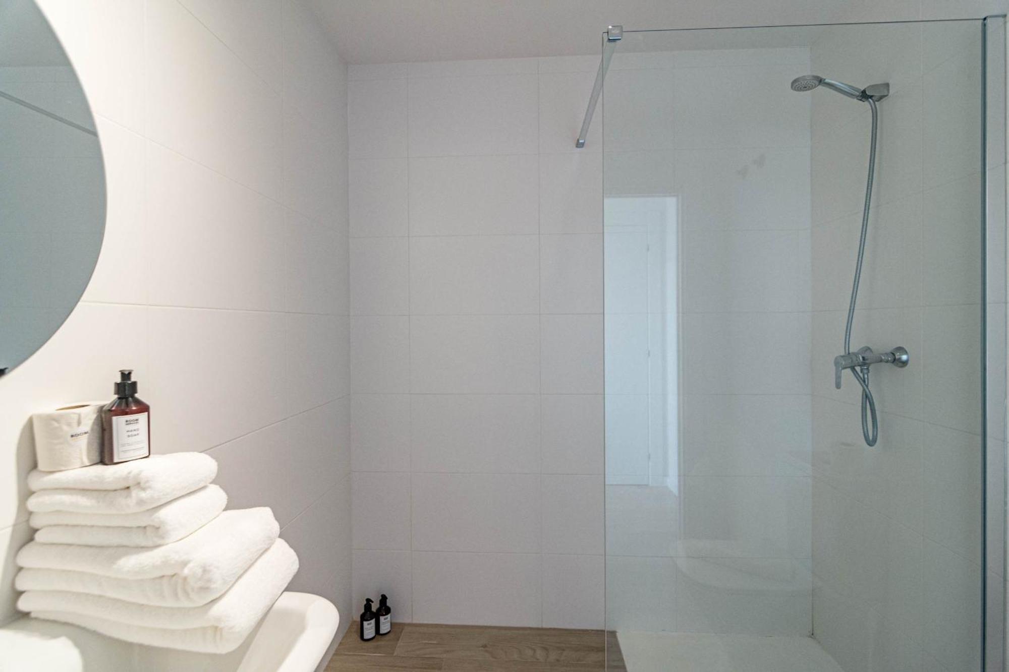 Jg51b - 3 Bedroom Flat With Gym & Rooftop Pool Apartment