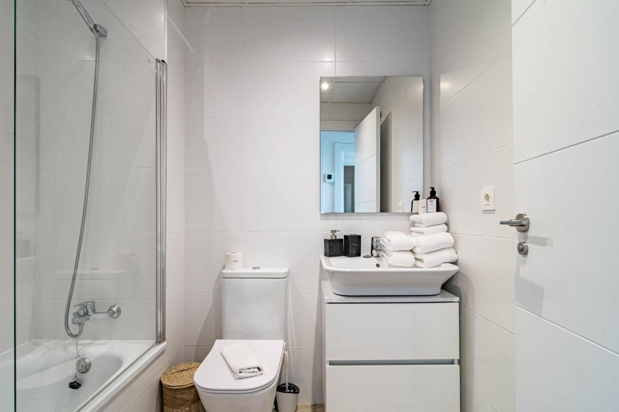 Jg51b - 3 Bedroom Flat With Gym & Rooftop Pool Apartment *