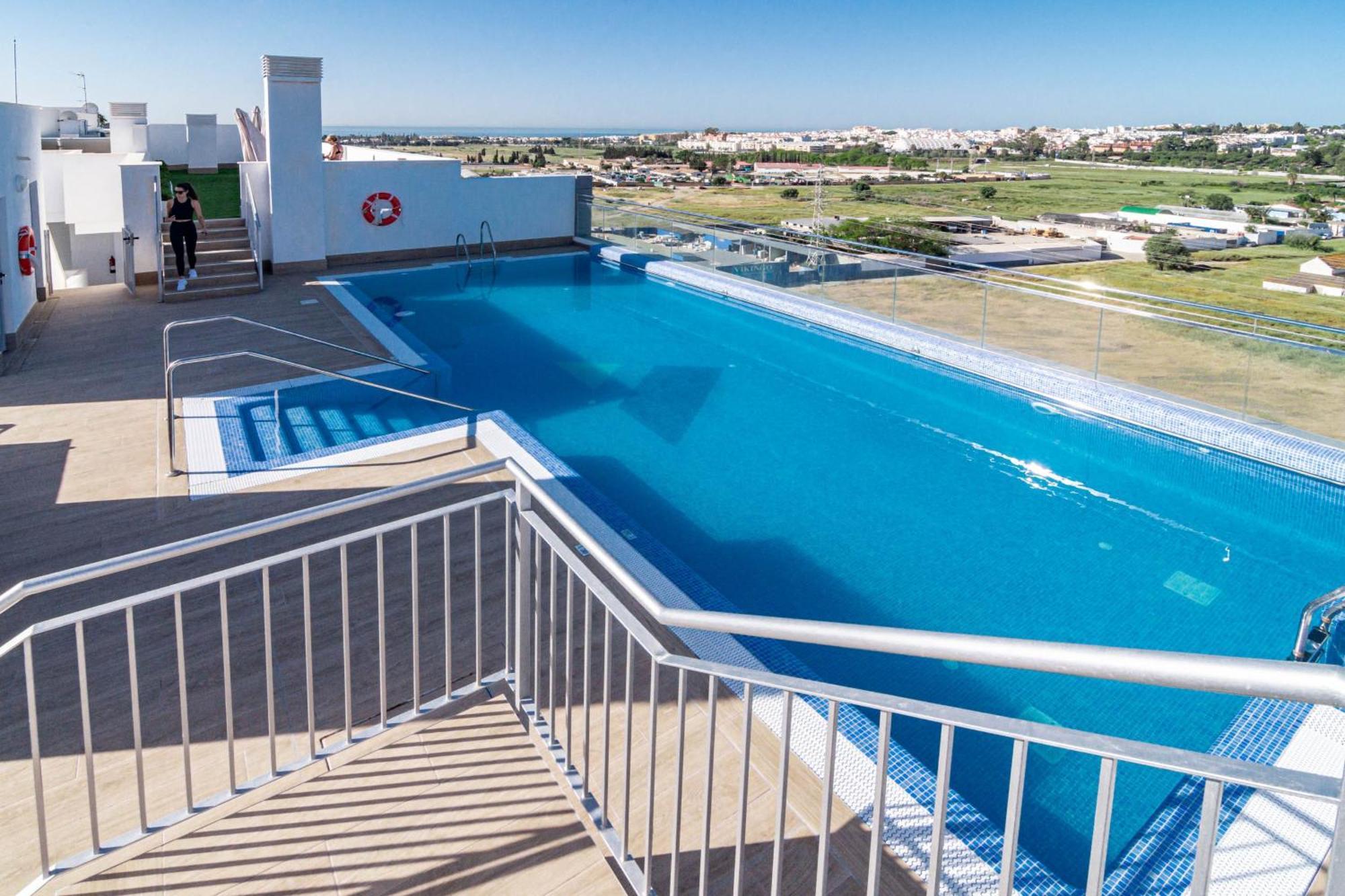 Jg51b - 3 Bedroom Flat With Gym & Rooftop Pool *